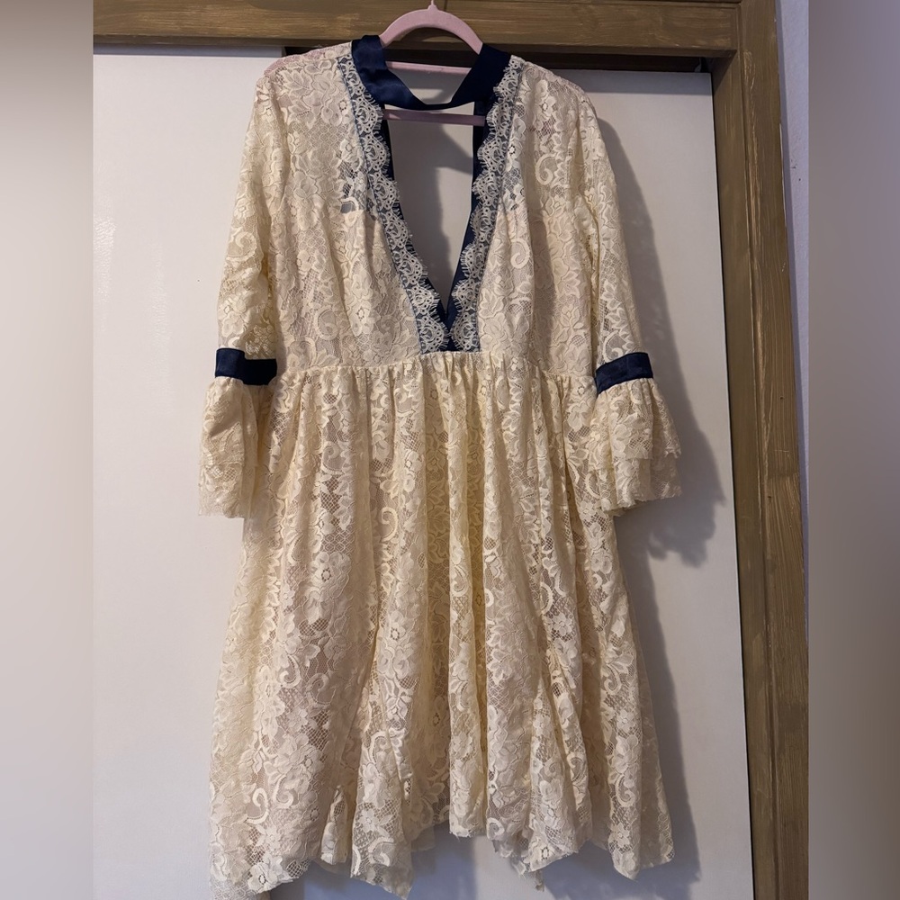 Elegant Cream Lace Dress